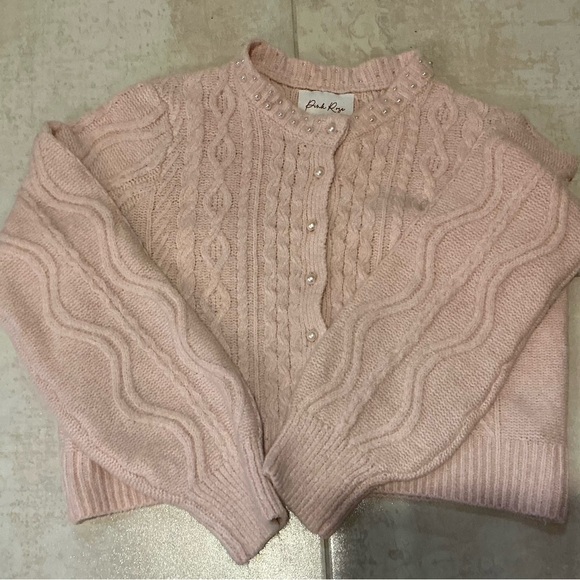 Samsung Device with White and Silver Accents - Picture 3 of 10